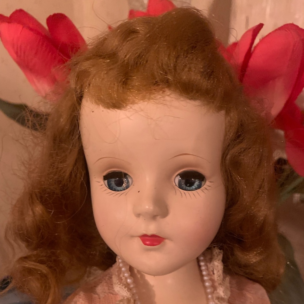 American Characters SWEET SUE vintage walker doll. 18 inches tall, VERY RARE.